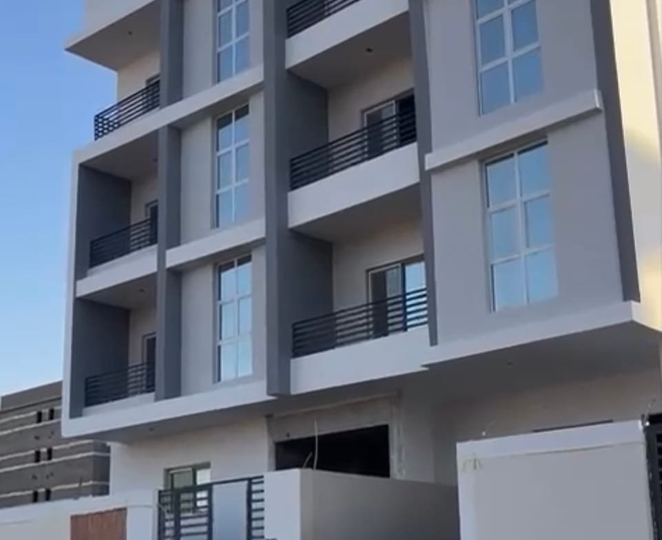 شقه بالتجمع الخامس بيت الوطن
