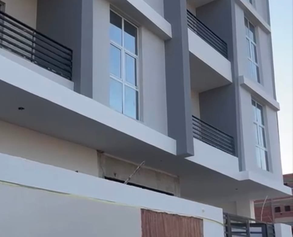 شقه بالتجمع الخامس بيت الوطن