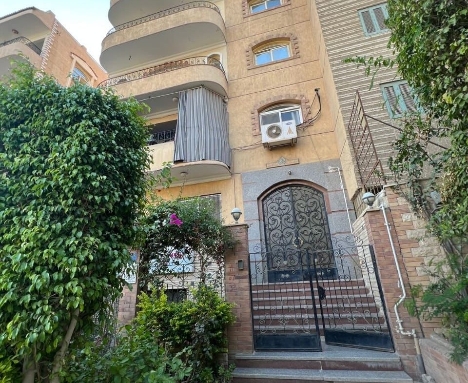 عمارة مميزة للبيع بسعر لقطة في 6 اكتوبر اقل من قمنها ب 6 مليون