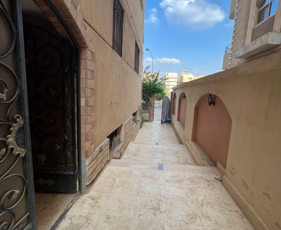 عمارة مميزة للبيع بسعر لقطة في 6 اكتوبر اقل من قمنها ب 6 مليون