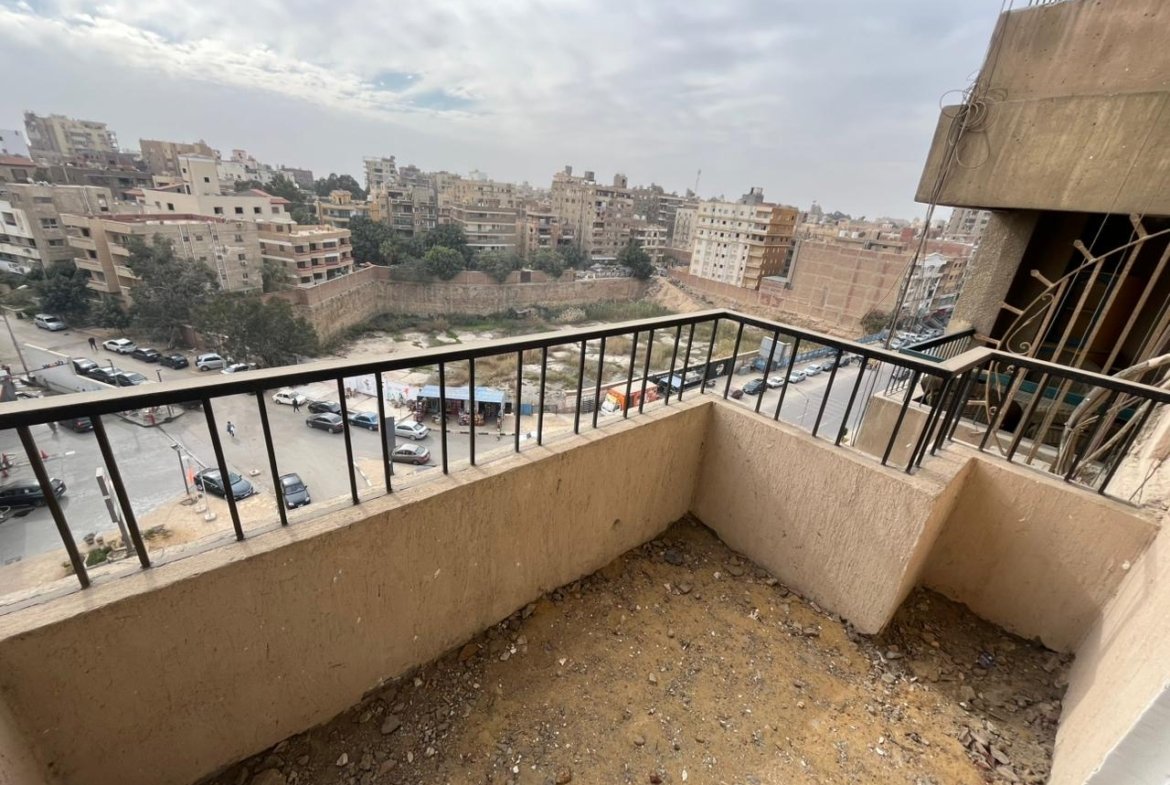 شقة للبيع المقطم شارع ٩